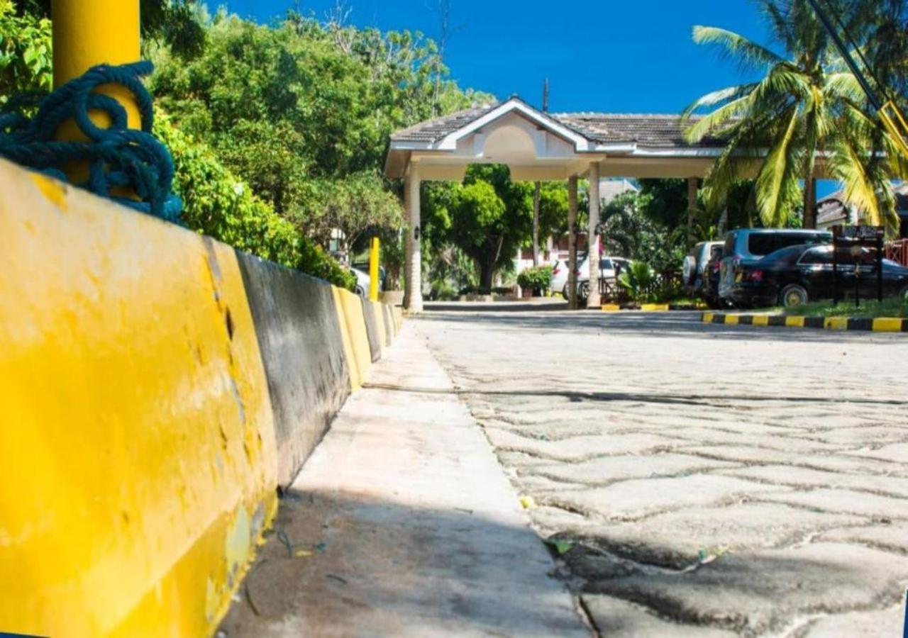 Watamu Adventist Beach Resort Экстерьер фото